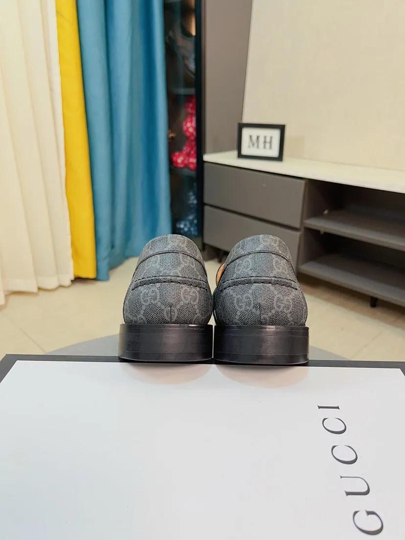 Men's shoes 💰580🌸🌸【GUCCI】 (High-end Niuli) New 🍀Gucci* - top version Gucci classic casual leather shoes! It is made of imported original cowhide and has a comfortable first layer of cowhide lining! Original wear-resistant rubber outsole! High quality products! Code number 38-44!